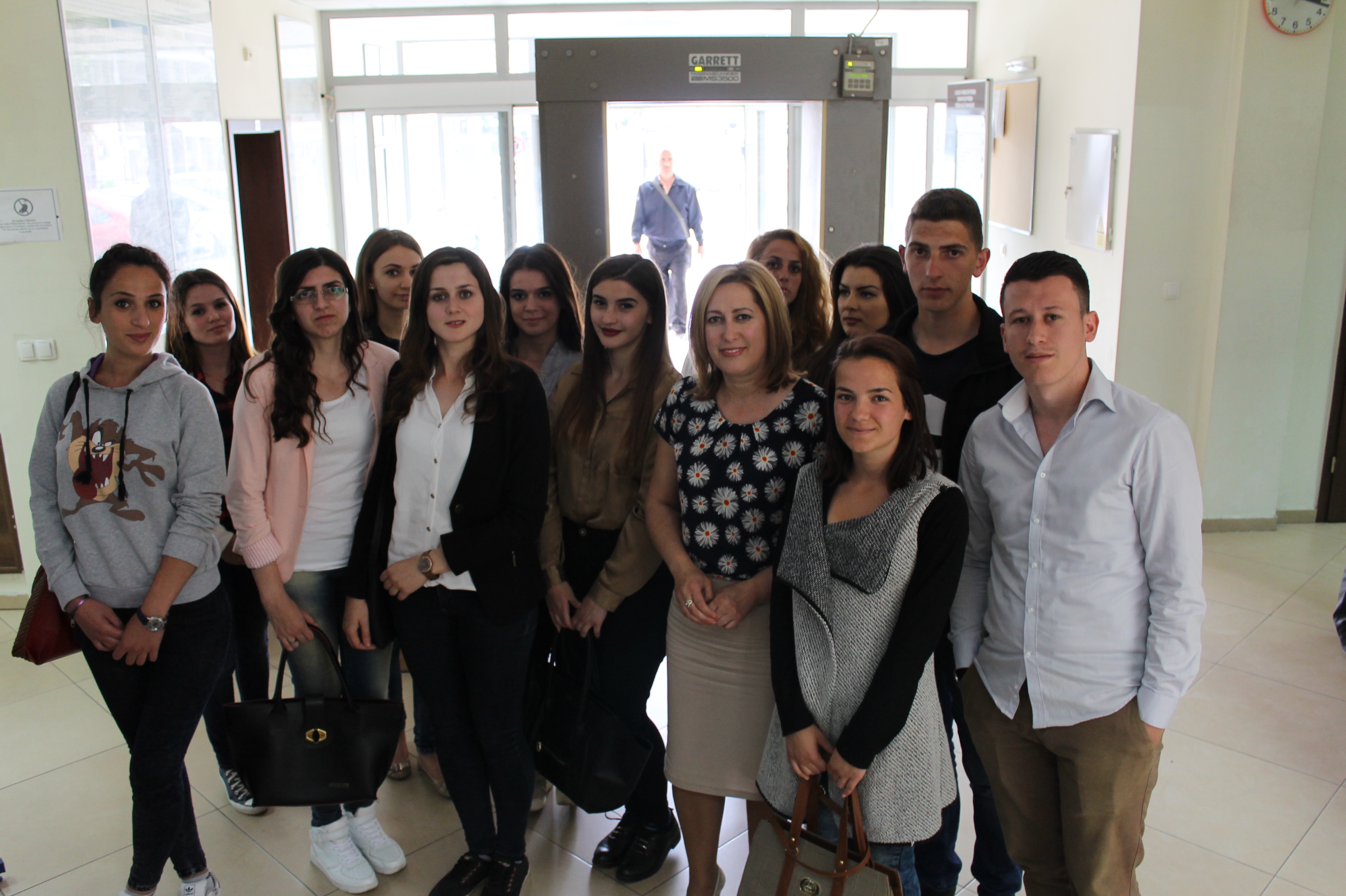 Vizita e nxënësve të shkollës ,,Ukshin Hoti,, në Gjykatën Themlore në Prizren