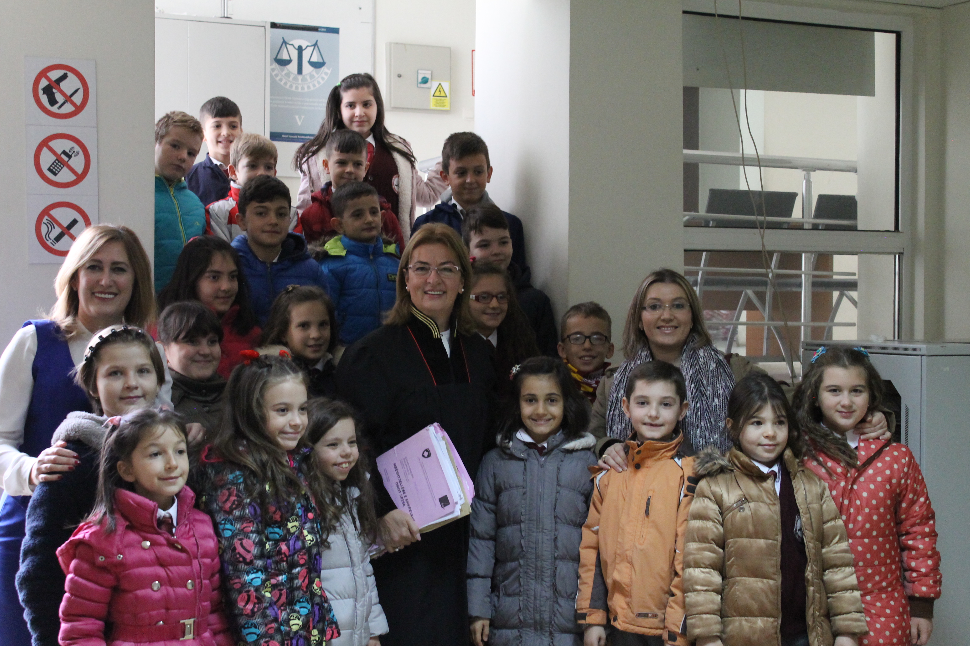 Gjykata Themelore e Prizrenit priti për vizitë nxënësit e klasës së katërt të shkollës fillore ,,Emin Duraku,,të Prizrenit