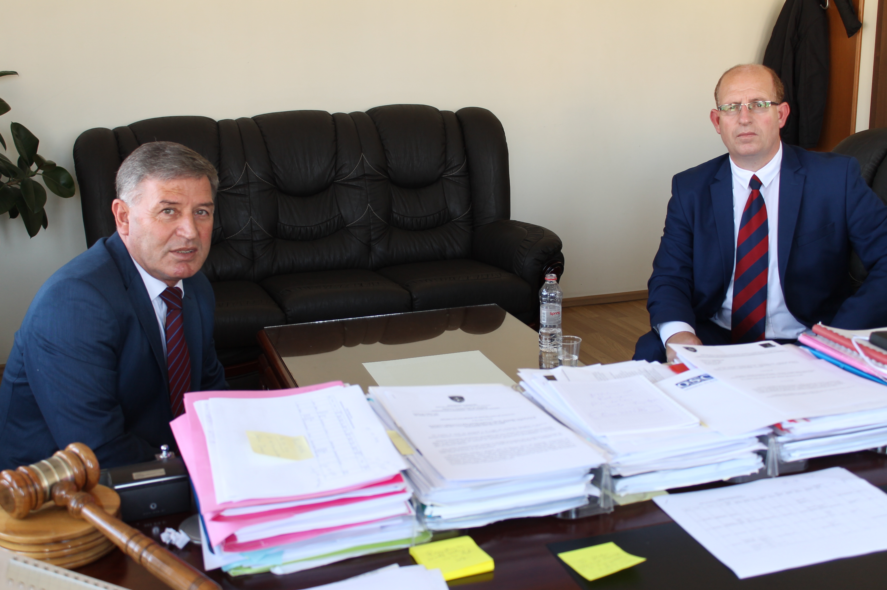 Kryetari i Gjykatës Themelore të Prizrenit priti në takim pune gjyqtarin Agim Maliqin, Koordinator i KGJK, për lëndët shenjëstruara në mekanizmin përcjellës dhe lëndët që lidhen me natyrën korruptive