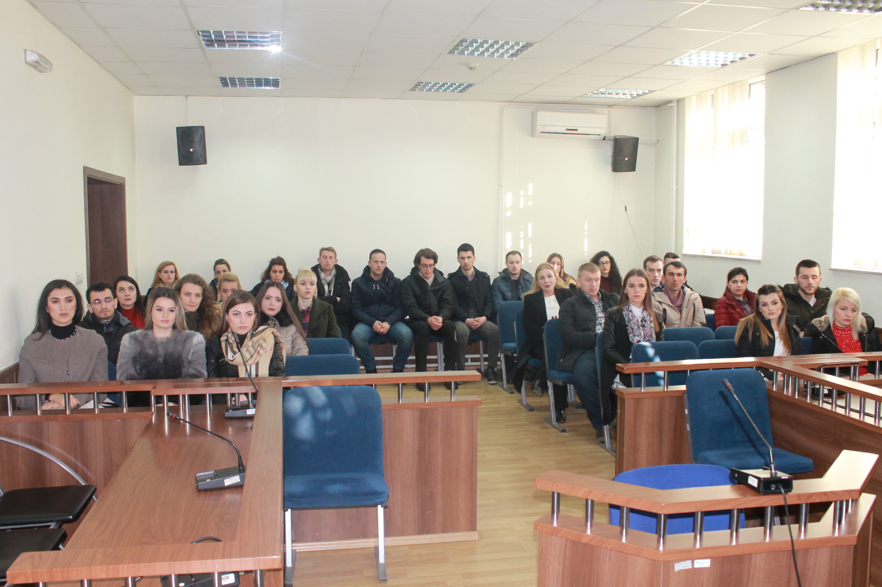 30 (tridhjetë) praktikantë sot filluan praktikën në Gjykatën Themelore të Prizrenit.