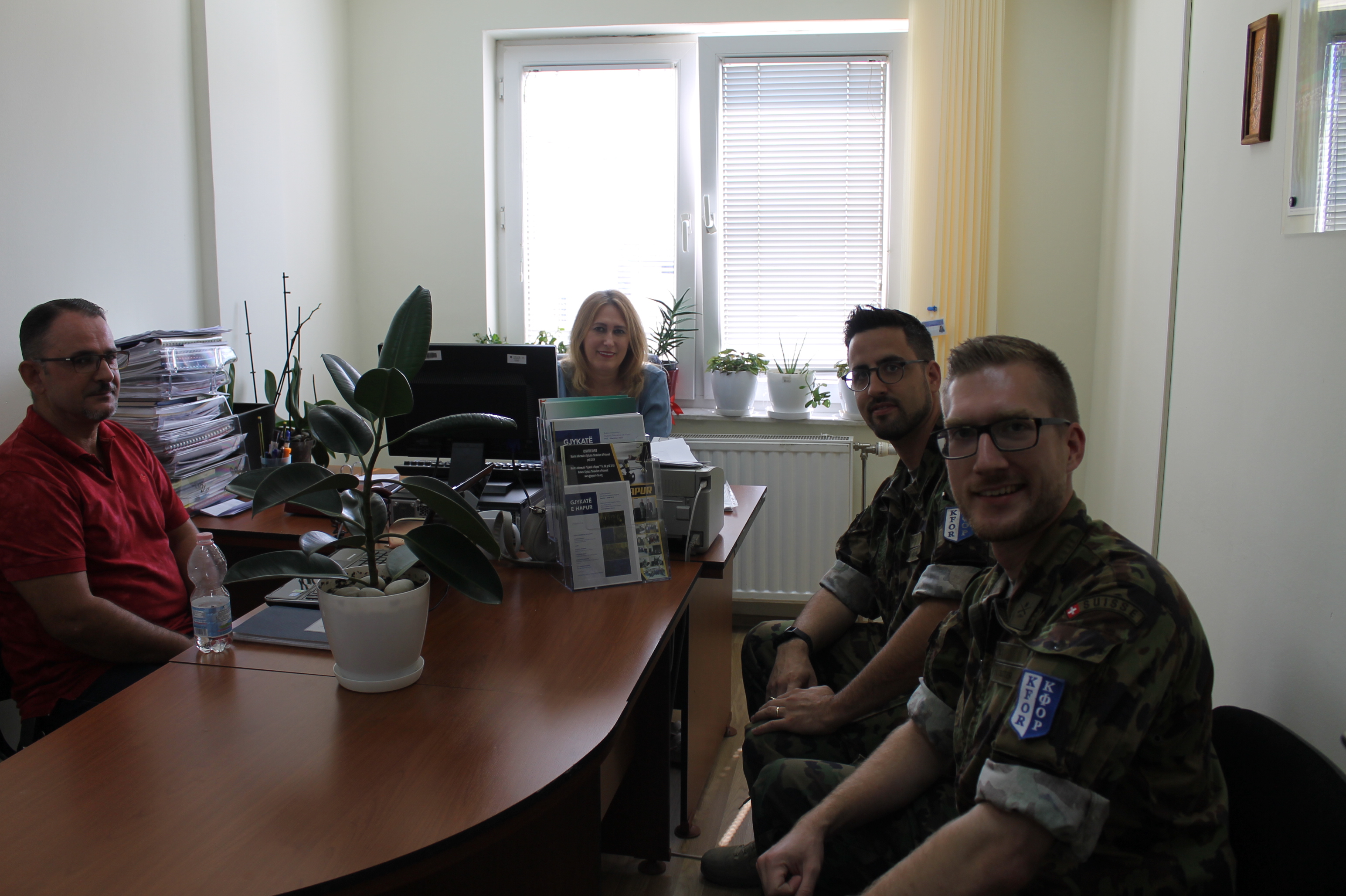 Paqëruajtësit Gjerman – Ekipet për Ndërlidhje dhe Monitorim LMT,të KFOR-it vizituan Gjykatën Themelore te Prizrenit