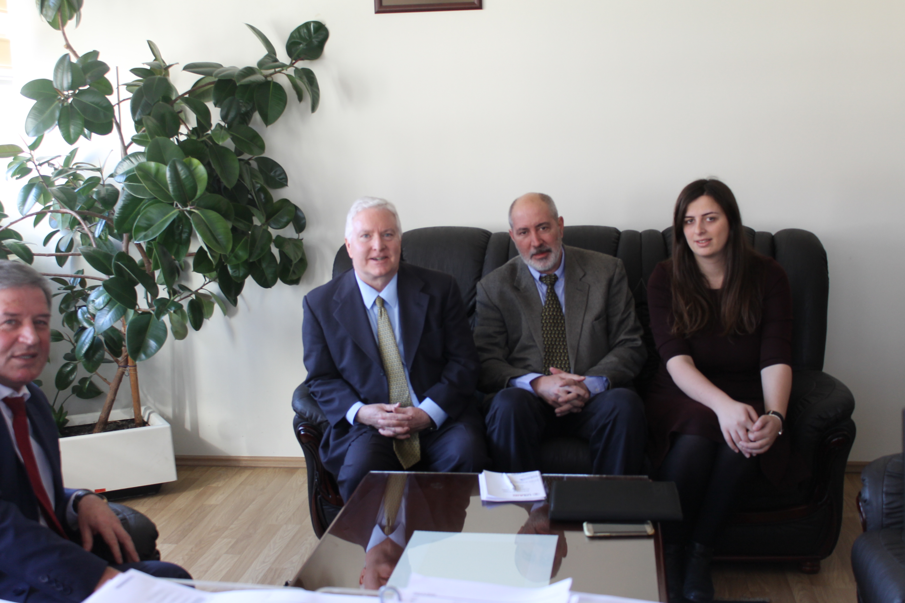 Përfaqësuesit e Projektit për Fuqizimin e Drejtësis (JSSP/USAID) vizituan GjykatënThemelore të Prizrenit