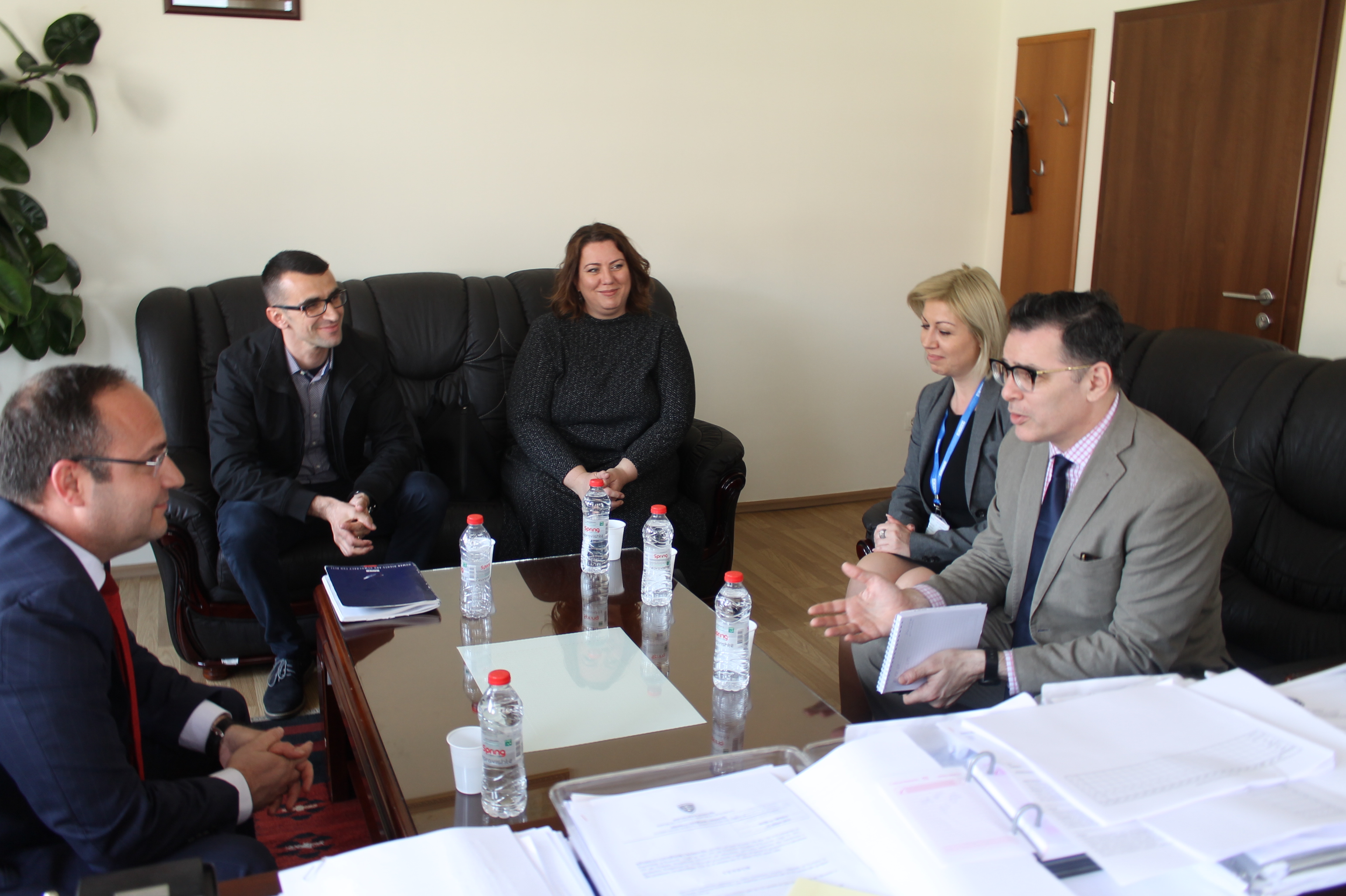 Zëvendës Kryetari i Gjykatës Themelore të Prizrenit z.Artan Sejrani, priti në takim shefin e Seksionit për Ligj dhe Drejtësi të OSBE-së, në Prizren